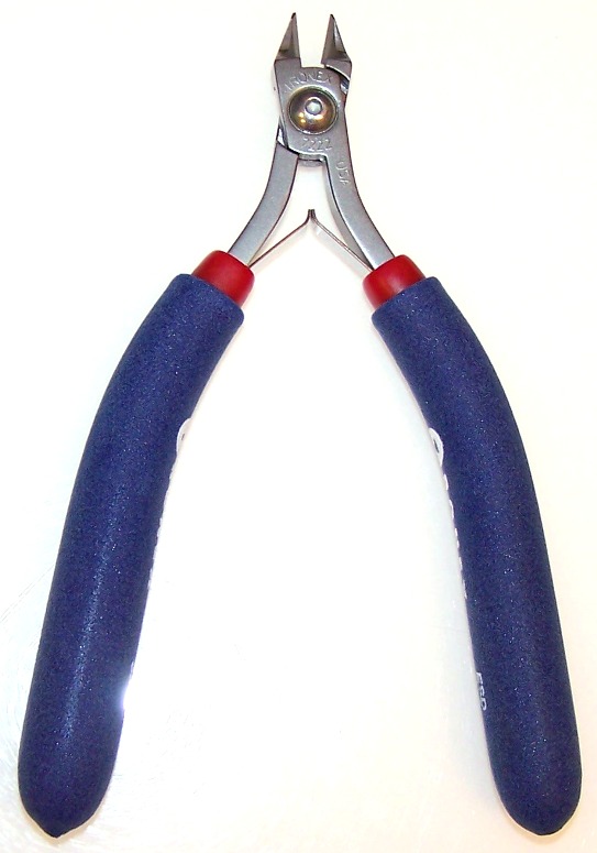 Tronex Brand Flush Cutting Pliers are extremely high quality pliers made in the USA.  These Flush Cutting Pliers have a longer handle and a very precision cutting head.  These cutters will get right into the tight spaces you need to cut in.The maximum cut allowed on these is 1.0mm - 18ga - 0.04in.