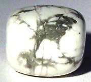 WHITE HOWLITE
